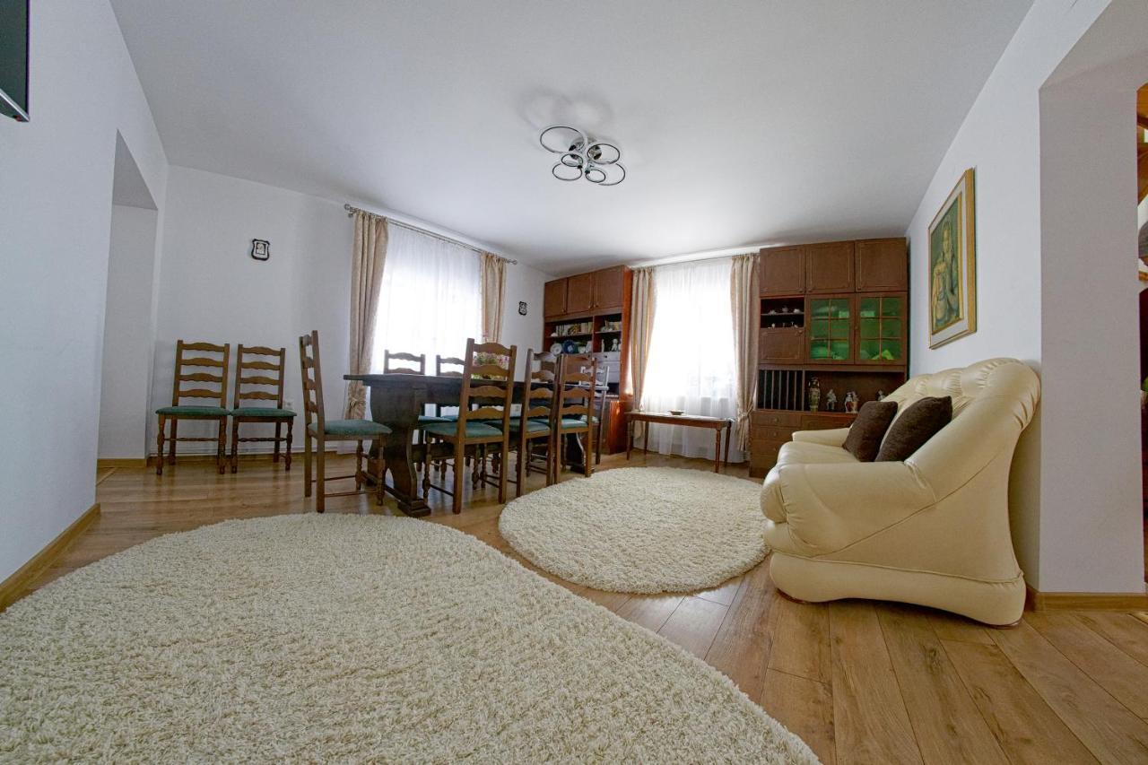 Casa De Pe Deal Sadova  Esterno foto